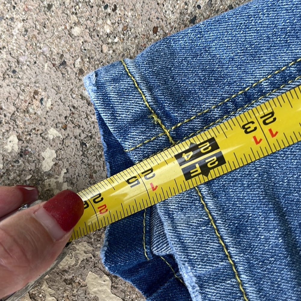 EUC Generra denim distressed capris - Picture 11 of 16